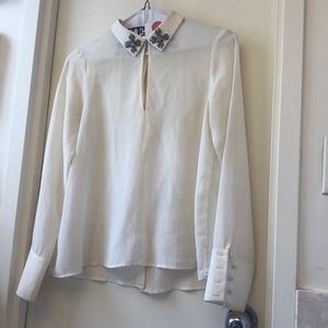 Silky beautiful shirt, great for work and casual